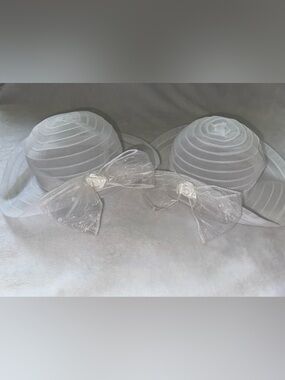 2 White Organza Bow Sun Hat
2-6 years old